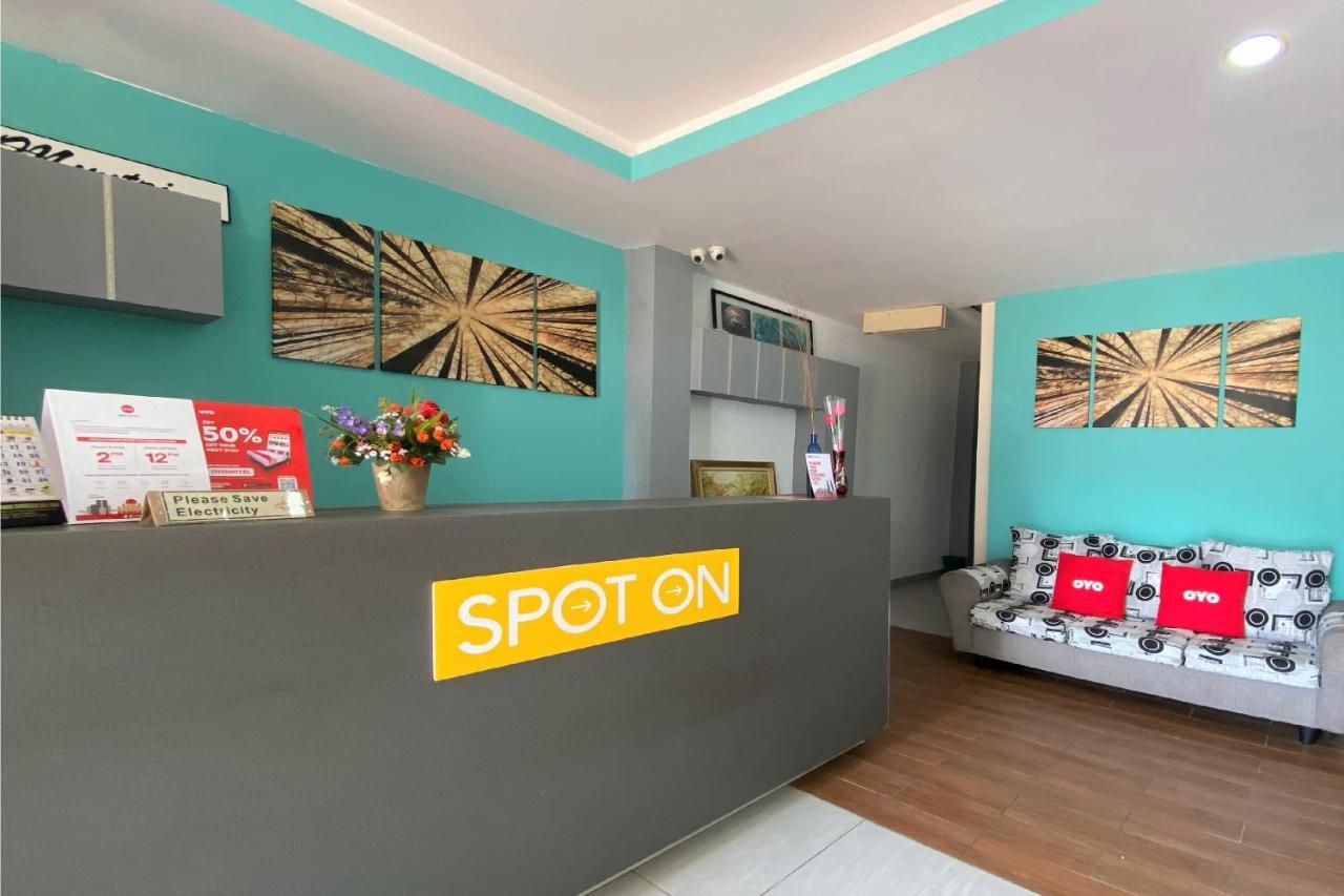 ホテル Spot On 90283 Twenty Seven Muntri タンジュンブンガ エクステリア 写真